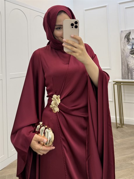 YARASA KOL GOLD TOKALI SATEN ELBİSE