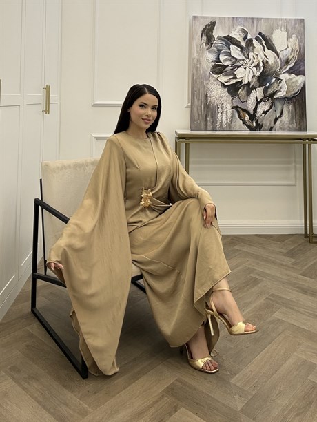 YARASA KOL GOLD TOKALI SATEN ELBİSE